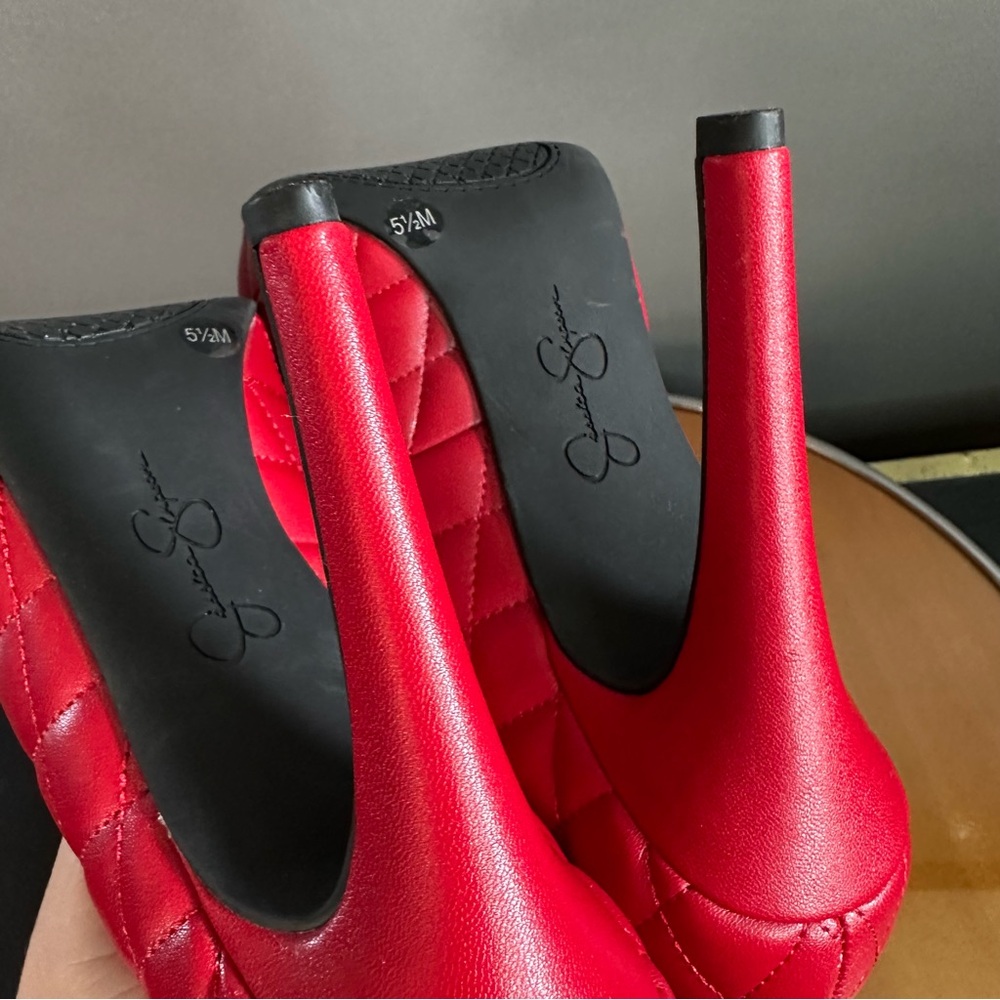 Jessica Simpson Parish7 Red Quilted Platform High Heels Pumps Sz 5.5 🍒 - Picture 9 of 15